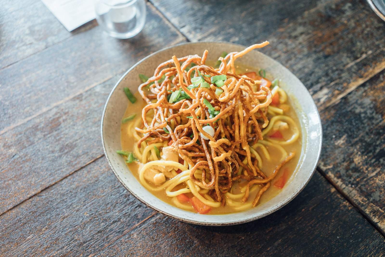 Khao soi, Crispy noodle curry